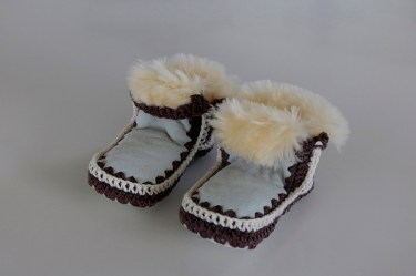 child-trad-brown